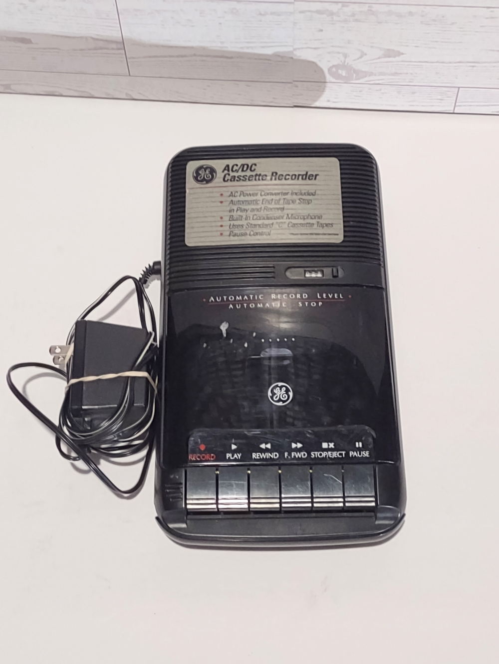 Cassette Tape Recorder -GE Model: 3-5025A w/Counter - AC Power Converter